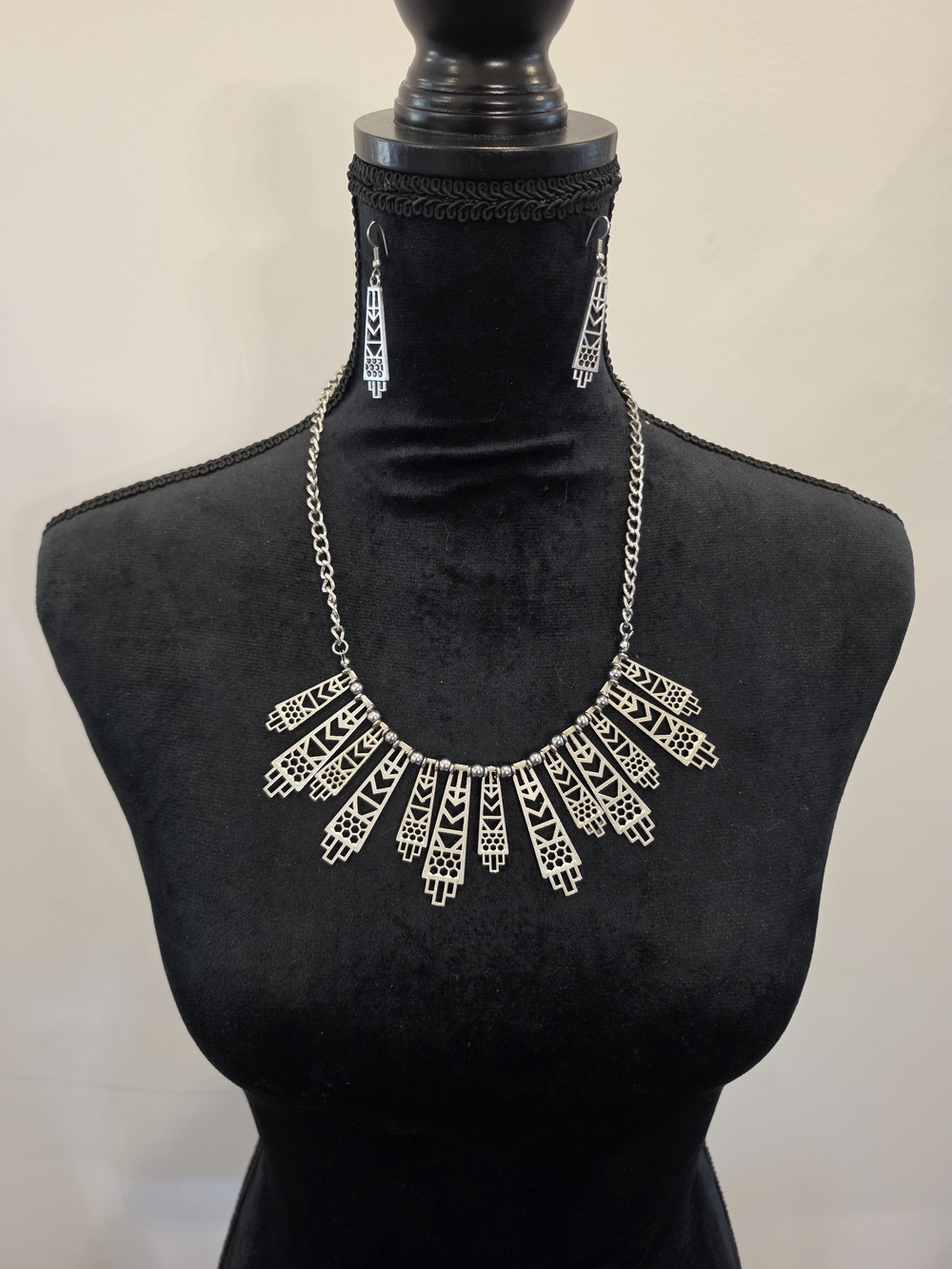 Silver Geometric Fan Pendant Necklace & Earrings Set